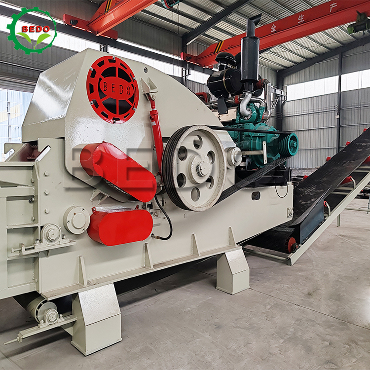 Конвейер питания 235 HP Гидравлический мотор Дерево дробилка 700x400 мм Входный барабан Тип промышленный шредер