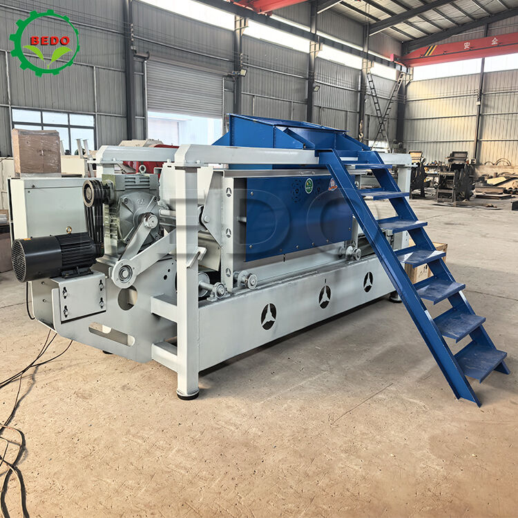 7.5кВ*2 Машины для резки дерева с мощностью 400-500 кг/час и высококачественным стальным материалом