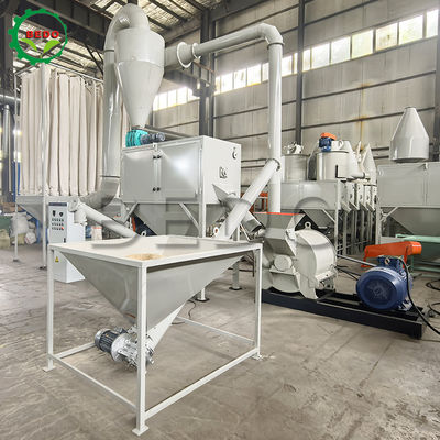 50 Гц Машина для измельчения древесной муки с низким уровнем шума, максимальный размер загрузки 8 мм, для эффективного измельчения древесных опилок