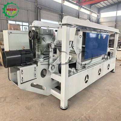 4 кВт рабочая мощность Древесное лопатное устройство с лезвием из сплавной стали и мощностью 400-500 кг/час