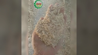 Безопасная машина для сбора древесных опилок с защитой от перегрузки и аварийной остановкой